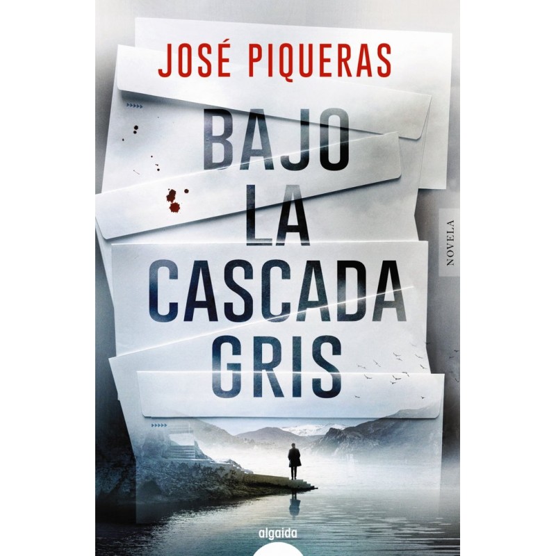 BAJO LA CASCADA GRIS